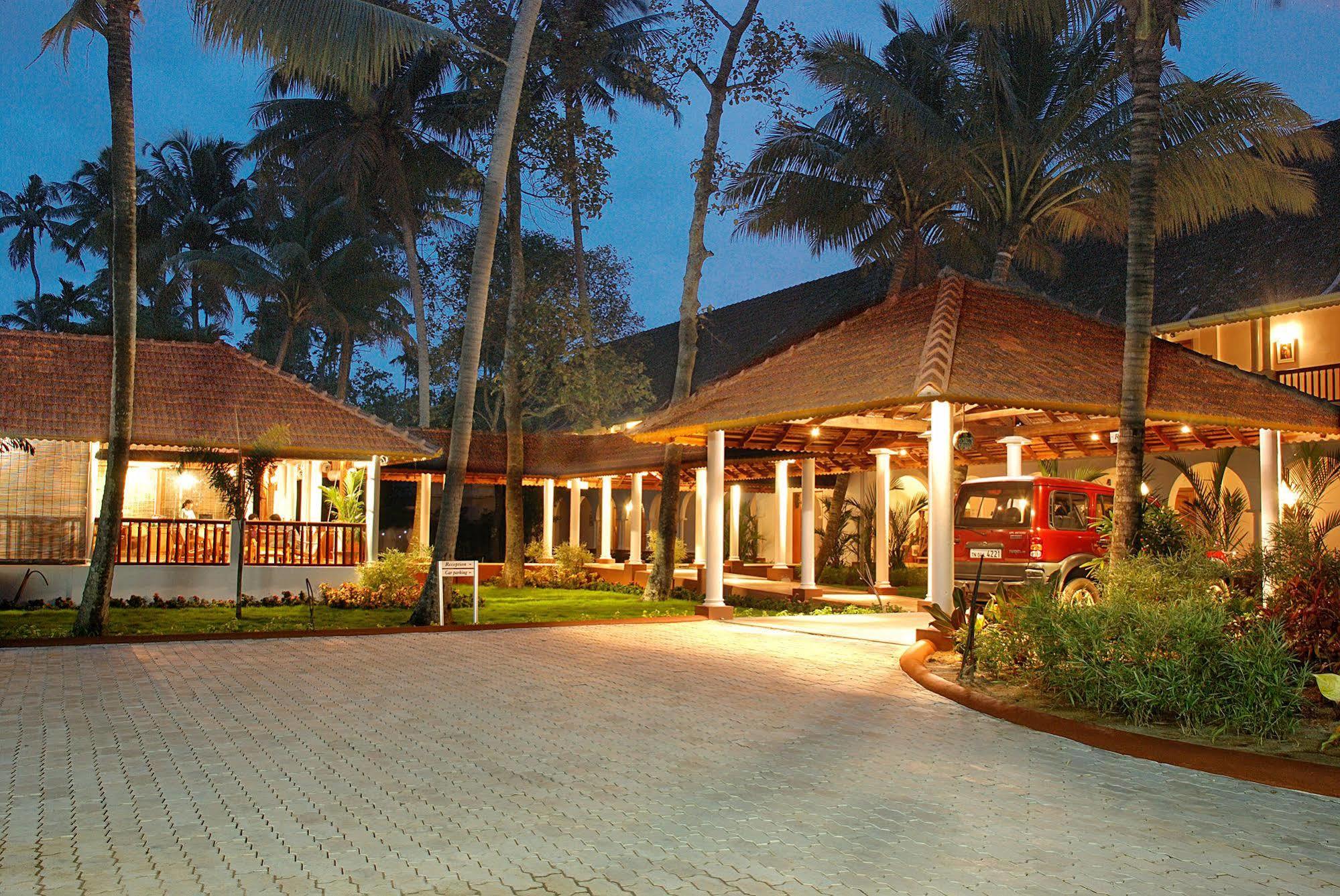Lemon Tree Vembanad Lake Resort, Kerala Alappuzha Exteriör bild